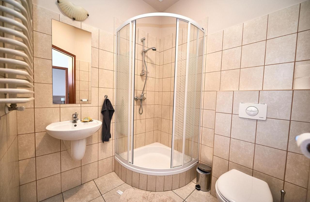 Stara Cynkownia Hotel Czechowice-Dziedzice Kültér fotó